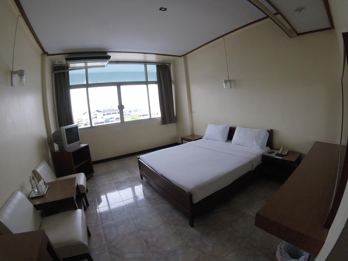 Tapee Hotel Surat Thani Ngoại thất bức ảnh